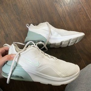 Women’s Nike air max